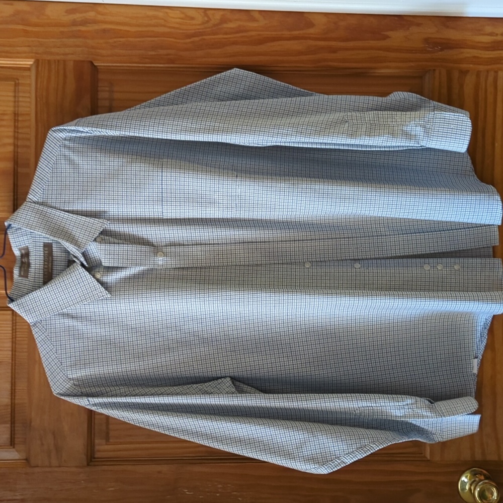 Men's long sleeve dress shirt